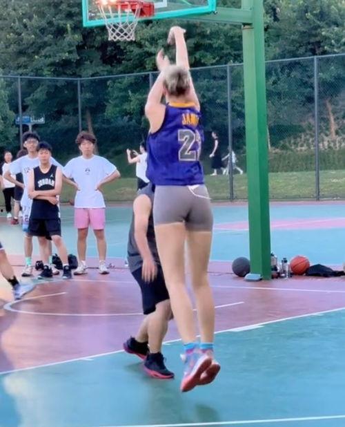 爆料打球女生视频下载,揭秘热门打球女生视频下载背后的故事 第2张 爆料打球女生视频下载,揭秘热门打球女生视频下载背后的故事 第2张